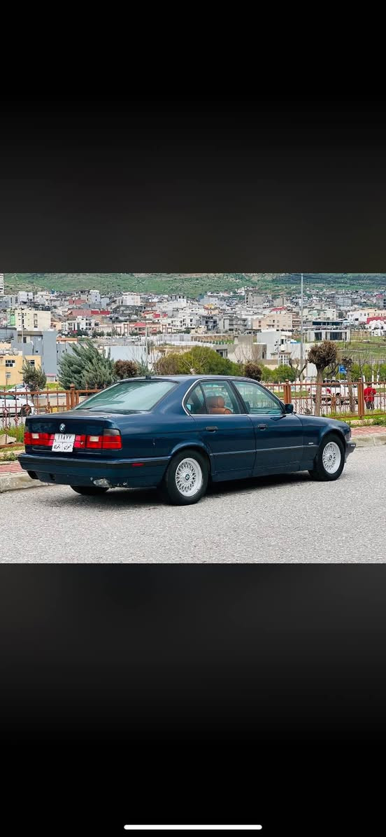 بي ام موديل1993جحم520گير عادي سياره عام به غ بو جاني  سياره گيرو ميكه شه رت تبريت 880 هزرا خورامه يل سه ر ديش سعري هينه خاري سعر55  مه جال تلفون *********** دهوك, العراق
