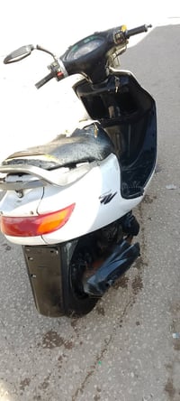 السعر 300و بيها مجال 07803432251