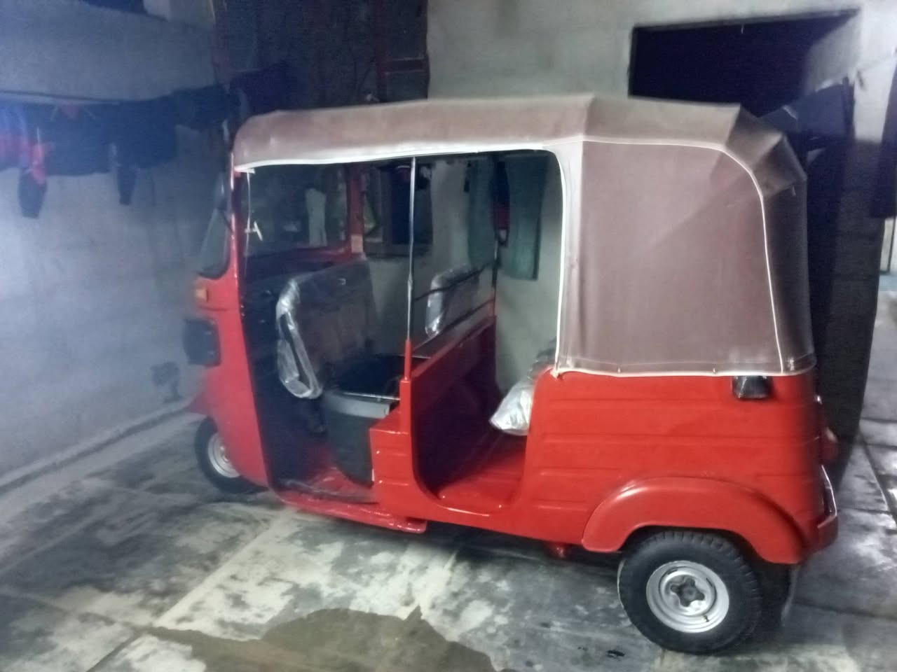 السلام عليكم تكتك موديل 18 بيه ضربه ب الصفحه تكتك مصبوغه عام جماليه تكتك رقم بغداد  السعر 5 و 600 وبيه مجال عنوان بغداد الحسينيه ***********
