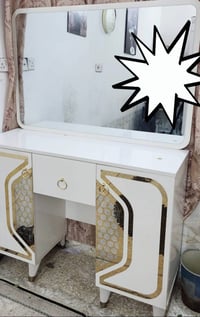 ميز و كنتور للبيع  بغداد البلديات  السعر :- 400,000 دينار عراقي  للاست...