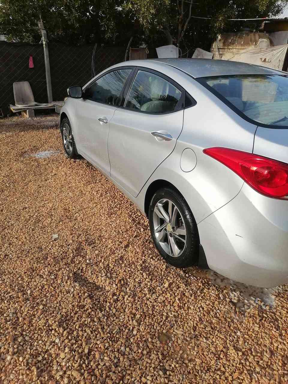 سلام عليكم
سيارة هونداي النترا محرك 1800 
موديل 2012  خليجي
سياره فول من عدا البصمه
سياره بيه قطعه وحده صبغ جاملغ امامي
حداديه جديده كامله
هزه جديده قبل سبوعين
سياره جاهزه من كلشي
سعره 115 وبيه مجال
عنوان كربلاء حي لعامل
***********
