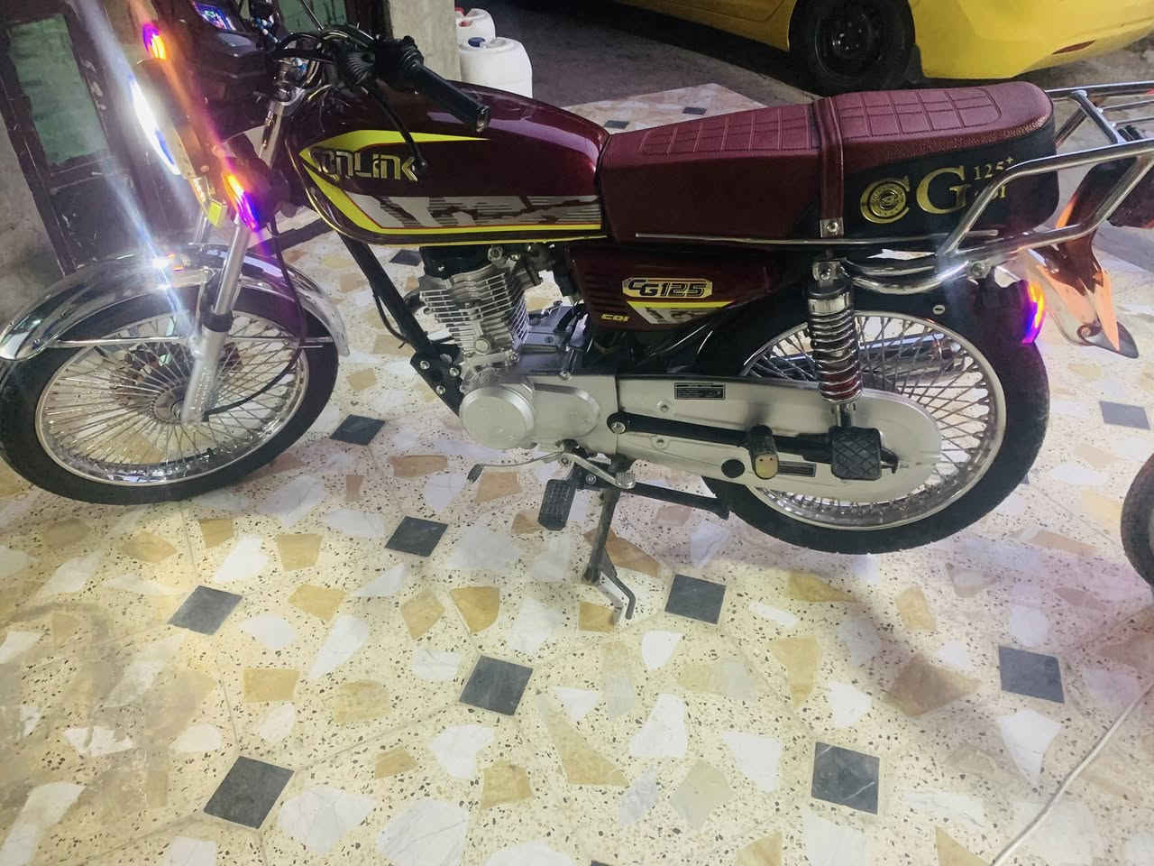 ايراني ٤ كير ٢٠٢٤ دراجه ما ماشيه هواي جديده بعدهه السعر ٨٠٠ قفل السبب دراجه نضيفه كلش مكاني بسمايه  بغداد ***********
