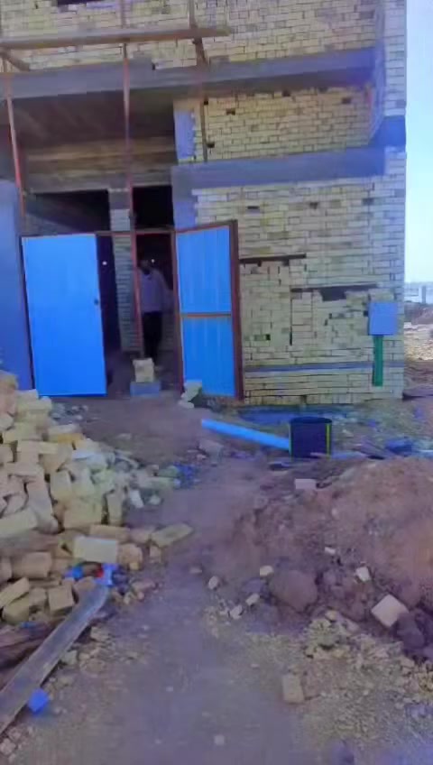 مستعدون لتأسيس ماي ومجاري و تقطير سبالت و شلالات 
كافة العمل حسب الطلب في محافظة البصرة ***********
