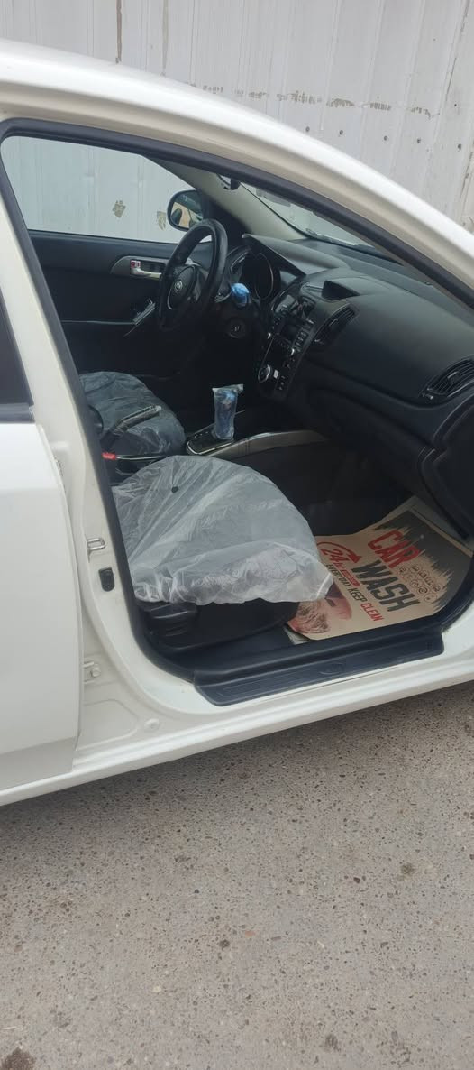 سلام عليكم كيه سيراتو مديل ٢٠١٢ بيهه قطع صبغ بلسونار كير مكينه مكفولات مامفتوحات منظومه تبريد جديده قبل سبوع شادينهه تبريد ثلج سياره جاهزه مابيهه اي نقص رقم سليمانيه بسمي مكانهه بغداد الشعب، سعر(92) رقم الهاتف (***********///
