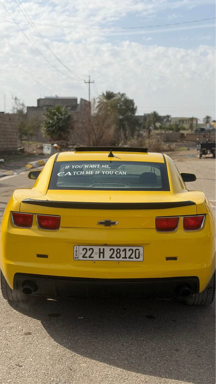 شوفرليت كمارو موديل 2010 اصفر ليموني 
فول مواصفات 
اربع كيجات 
سلايت 
تحكمات 
سياره مصبوغة حزام شرط كلشي بيه كير محرك تبريد تدفئة كهربائيات شرط كلشي بيه 
رقم وسنوية وهزه وبراد جديده لحد 2030 بأسمي شرط تحويل وغرامة 
وبيها بطاقة بنزين
سعرها 86 وبيه مجال
موبايل *********** طوز, صلاح الدين
