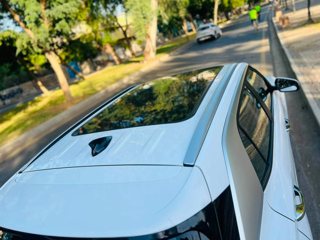 هونداي كريتا 2024

* ✅ محرك 1.5 لتر MPI بنزين، 4 سلندر.
* ✅ ناقل حركة أوتوماتيك CVT.
* ✅ دفع أمامي (FWD).
* ✅ جنوط ألمنيوم 17 إنش.
* ✅ شاشة معلومات وترفيه 10.25 إنش.
* ✅ شاشة عدادات رقمية 10.25 إنش (في الفئات الأعلى).
* ✅ Apple CarPlay وAndroid Auto.
* ✅ كاميرا خلفية مع حساسات أمامية وخلفية.
* ✅ تشغيل بصمة ودخول ذكي.
* ✅ مكيف أوتوماتيك مع فتحات تكييف للمقاعد الخلفية.
* ✅ شاحن لاسلكي للهاتف.
* ✅ فتحة سقف بانوراما (في الفل أوبشن).
* ✅ مثبت سرعة.
* ✅ نظام الثبات الإلكتروني (ESP).
* ✅ مانع انغلاق المكابح (ABS).
* ✅ مساعد صعود المرتفعات (HAC).
* ✅ مراقبة ضغط الإطارات (TPMS).
* ✅ 6 وسائد هوائية (حسب الفئة).

بغداد باسمي 
ضررها 
صبغ جاملغ ايسر 
وباب ايسر 
وبنيد 
والغد اليسار 

بغداد الدوره 
☎️ ***********
* سيارة بحالة ممتازة وجاهزة للاستخدام.
