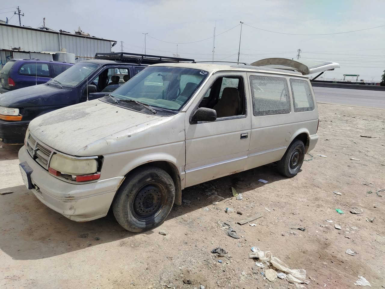 للبيع كلايزر رقم ميسان مشروع وطني راعيها يمي بالشعب بيها مكينه وكير كامري ٢٢٠٠  بيها تبخير شويه للاستفسار *********** العنوان بغداد راشديه
