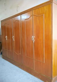 ٥ أبواب • أبواب ثقيلة • بغداد