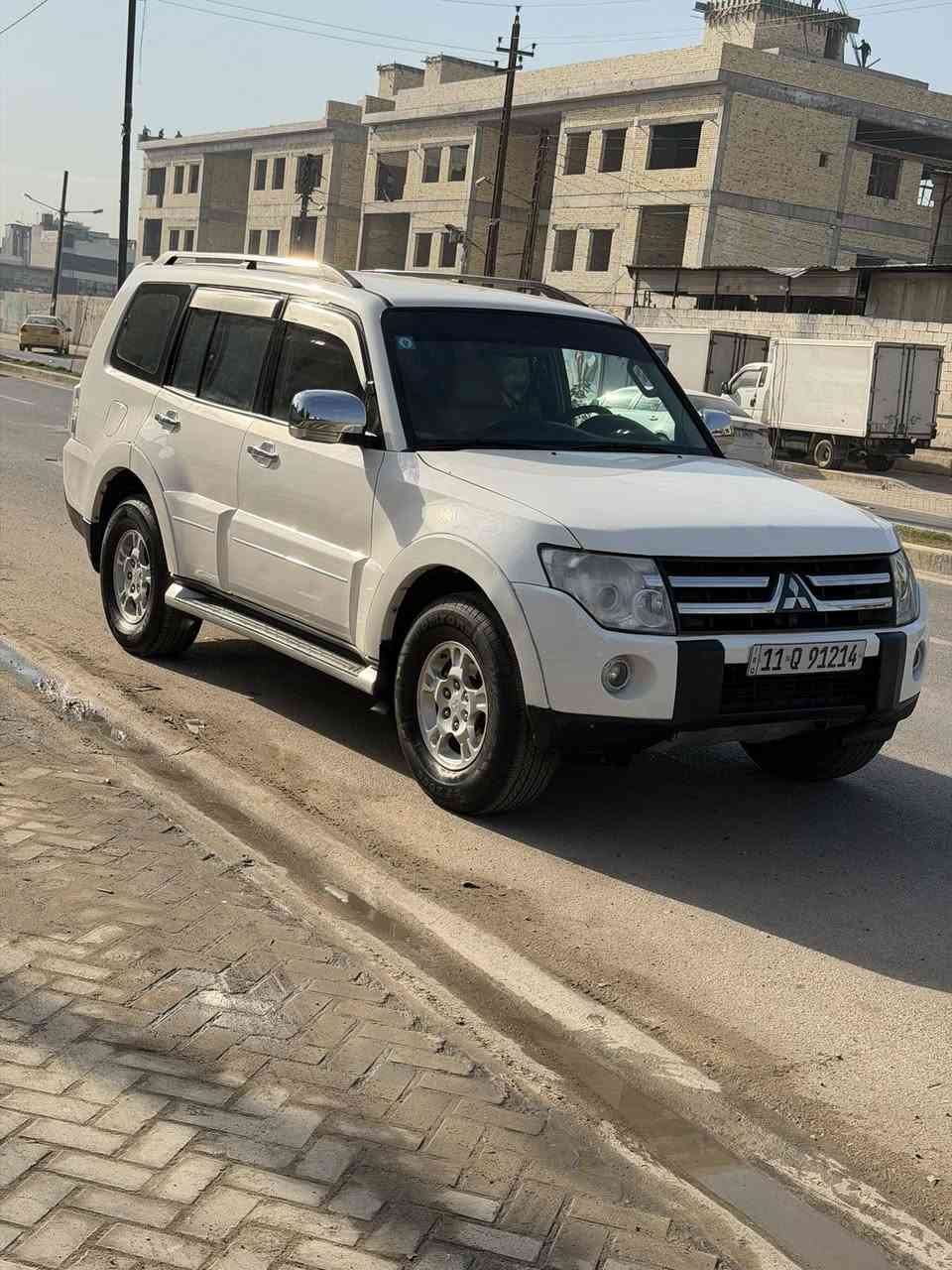 السلام عليكم سياره للبيع  باجيرو ٢٠٠٨ خليجي رقم بغداد الإنكليزي بسمي سياره كفاله عامه من الصبغ غير باب خلفي مبدل نفس الون  جديده على وضع الشركه سياره صدر امامي خلفي جديد مكينه 3000 ادامه جديده ماشيه 240 تبريد 3قطع كير ومكينه مكفولات ساره كلش جديده بعد احله من الصور 
رايدهه 122وبيهه مجال 
مكان بغداد العامريه 
رقم ***********
رقم ***********
