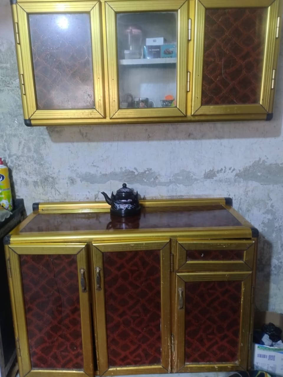 (التخم 5 قطع 3 زغار و 2 كبار ب ٨٠ )...( السنك مرمر ب90 ).....
(و الكاونتر ب 70)..... 
مكاني ناصريه حي الشهداء نهاية شارع النص قرب العيادة رقمي ***********
