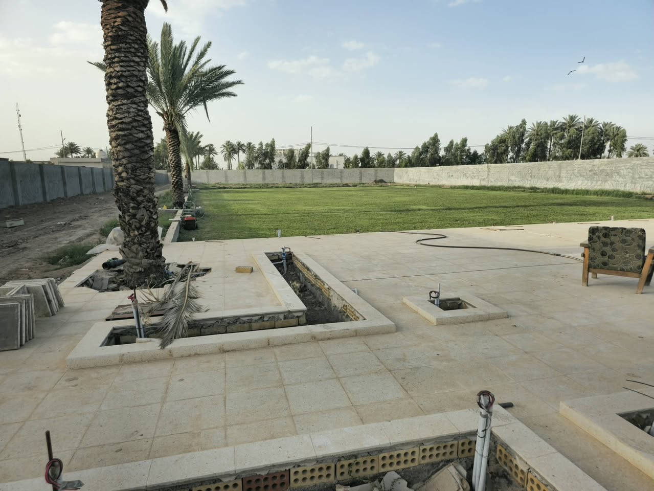 السلام عليكم بعد التحية عيدكم مبارك
متوفر مزرعة للاستثمار بحاجة لشريك المزرعة تقع على الشارع العام مباشر على مساحة ٢ دونم تتكون من بيت بمساحة ١٣٠ متر صالة ومطبخ عشرة في ٥ نظام امريكي غرفتين نوم صافي مساحة كل غرفة ٥ في ٥ و مسبح اوفر فلو ٥ في ١٢ وجلسات شتوية وصيفية وباربكيو وغرفة سيطرة كهرباء وغرفة دبل منظومة مسبح وحديقة صافي مساحتها ٢٠٠٠ م نسبة الانجاز الحالي ٧٠% المزرعة باسمي وبدون اي وسطاء المكان بغداد الرضوانية اي استفسار التواصل على الرقم ادناه مع جزيل الشكر
ابو علي ***********
 واتساب او اتصال
