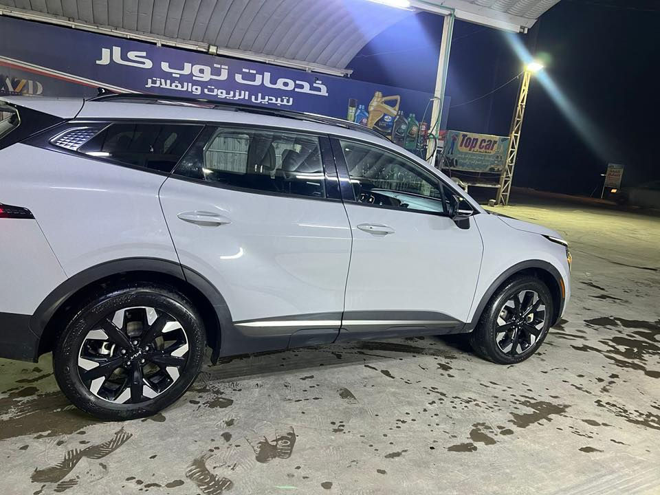 سلام عليكم سبورتج 2023  اكس لاين
فول مواصفات لون اسمنتي ماشيه 42 الف مرقم بغداد 
السياره مرقمه بغداد سياره جديده جدا حادثها جاملغ الايسر صبغ فقط ليبل واحد سياره خير من الله جديده جدا 
مكان السياره يم بوابة الكاظميه *********** حادث خفيف جدا بدون ايرباك
