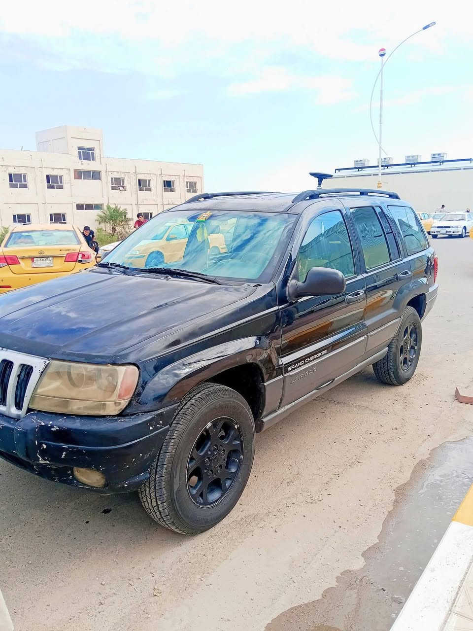 جيب الفيني للبيع 
مكينه وكير فيشه وبطل VvT 
حداديه جديده  باتري جدد  تبريد ثلج 
تخم تاير 
رقم بغداد تحويل فقط  سنويه لل ٢٨ 
كهربائي كله شغال 
شاشه تاب 
سنتر لوك كامل 
السعر 50وبيها مجال للشراي 

نواق السياره 
فقط المكينه بيه بخار
***********
