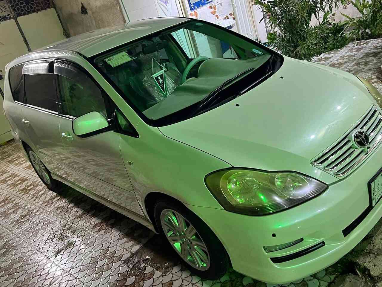 السلام عليكم للبيع ابصم لون ابيض كرستال يساره مكفوله من الضربه والعيب الشرعي سياره نضيفه بمعنى الكلمه تبريد شغال تخم تاير السياره كلشي بيها بلادي ما مبدل برغي بيها شرط  وين ما يعجبك شغل واطلع ما تفشلك سياره تحفه فنيه ***********
