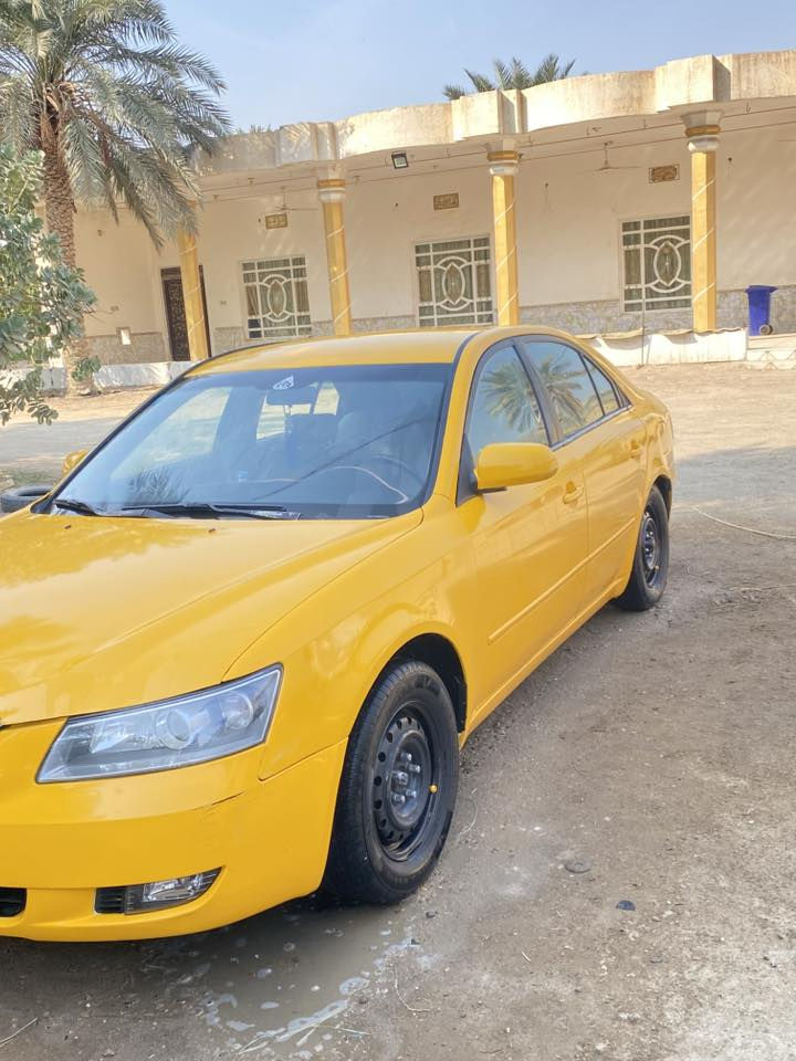 السلام عليكم
سوناته 2007امريكي 
سياره جازه من كل النواحي مكينه وكير جدد حداديه جديد تبريد شغال 
ضربته قبق جنطه وقبق بنيد بدون دواخل 
رقم بغداد بسمي مداور ثاني يوم مصفره خط وبحث 
مكاني ناصريه مركز 
*********** اتصل وتدلل 💙
