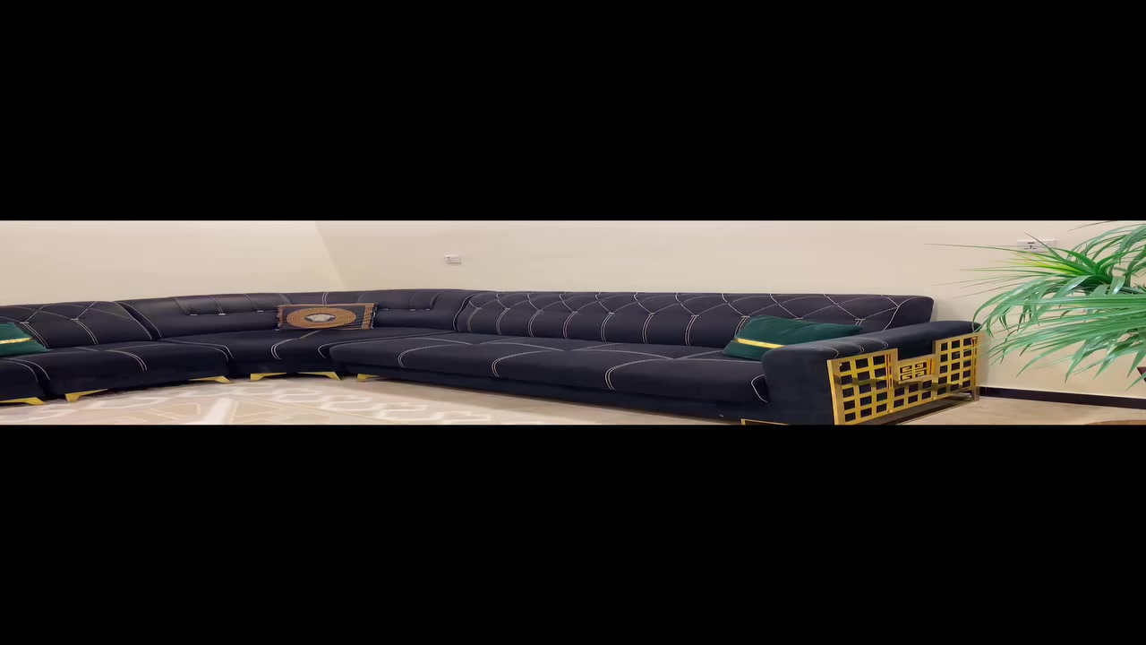 ديوان تركي للبيع قياس 6 متر 8 مقاعد نضيف وقوي من الحافظ الي  بالكراده شتريته بمليون و200 ابيعه بـ 600 وبي مجال 

للاستفسار ***********
