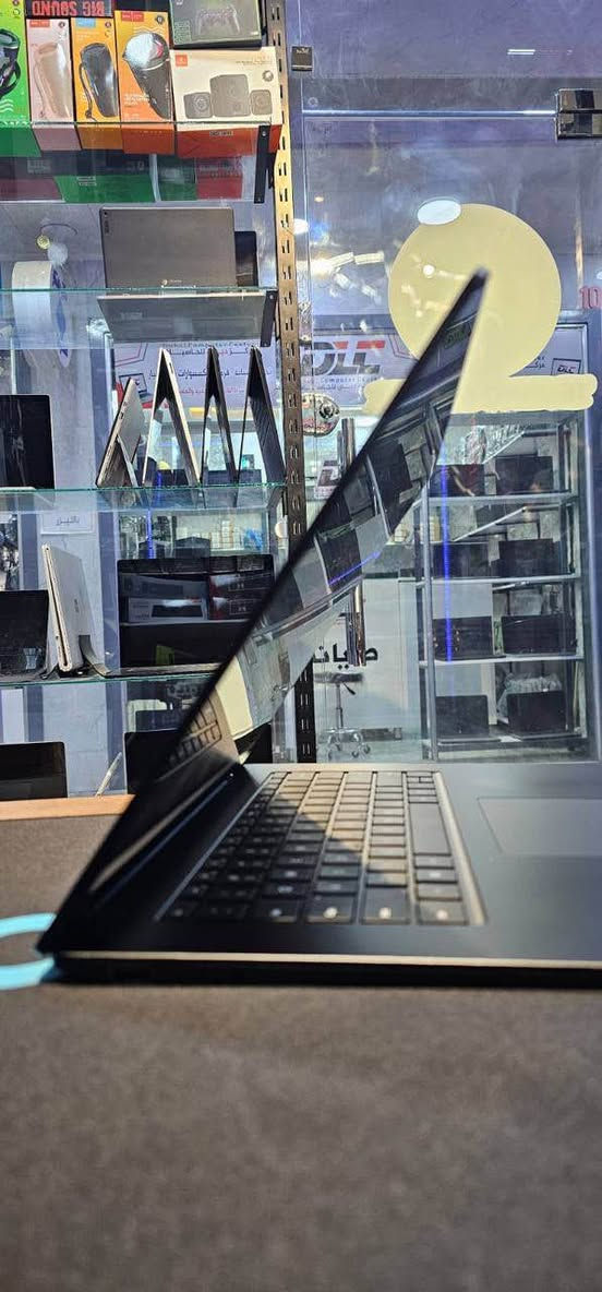 ⸻

✨ فئة الفخامة وصلتكم! ✨
💻 Microsoft Surface Laptop 3 – حجم 15 إنج – لون أسود ملكي

🔹 المعالج: Intel Core i7 – الجيل العاشر
🔹 الرام: 32GB
🔹 التخزين: 1TB SSD
🔹 الشاشة: 15” QHD فخمة ودقتها عالية
🔹 تصميم نحيف، خفيف، وأنيق بشكل يخبل 🔥

📩 راسلنا لمعرفة السعر
الجهاز قطعة مميزة وقليل يندلك بهيج مواصفات ✨

📍 تكنو ماستر – الموصل / المجموعة الثقافية / شارع الحاسبات / عمارة الغانم
📞 *********** – *********** – *********** بغداد, العراق
