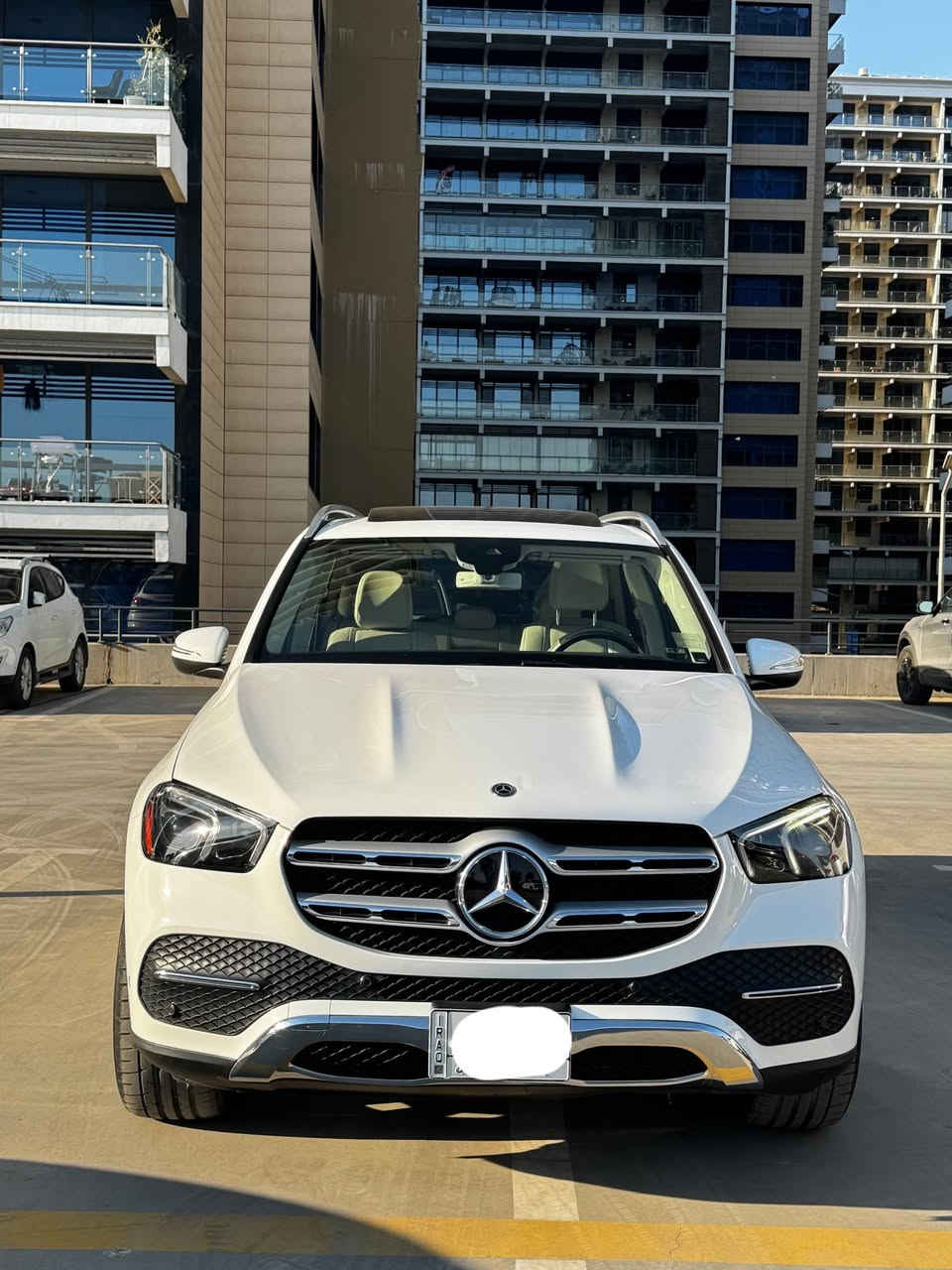 سلام عليكم مرسيدس 350  GLE
2020 فول موصفات 
1. فتحه سقف 
2. داخل ابيض 
3. شاشه متصله 
4. بصمه ابواب و تشغيل 
5. كشنات كهرباء + تدفئة 
6. حساسات 360 درجه 
7. سماعات بويمستر
8. صندوق كهرباء 
9. لد داخلي متغير 
10. رادارت امامي خلفي جوانب 
11. لايت متحرك مع الاستيران 
12. اتو هولد 
13. اتو بارك 
14.شاشه لمس + ماوس 
15. ماشيه 26 الف ميل
16. حادث بابين فقط مصلحات نفسهن 
17. ايرباك برده فقط مصلح 
18. رقم بغداد تحويل مباشر 
19. السعر 390 ورقه 
الاستفسار ***********
صور الحادث مرفقه🚘
مكان السياره بوابة العراق
