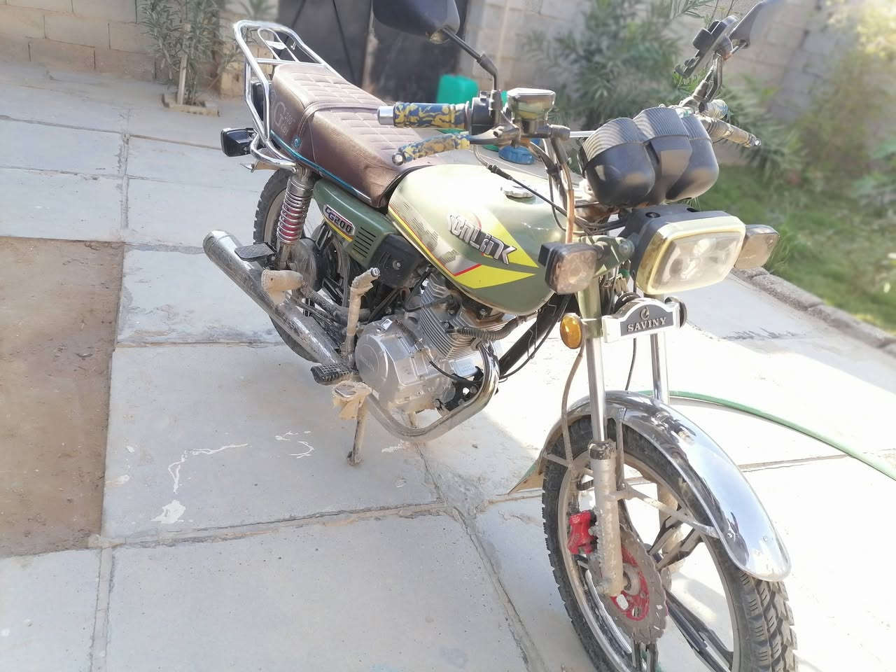 يا •اللّـہ̣̥ اخوان اسمعونا تفاصيل هاي دراجه ولا تجي وتسئلني شبيها هاي كل تفاصيل هنا موديل 24 دراجه بعدها لوك جديده ستوها طالعه شاير خلفي امامي شغلات شاشه بصمه شغاله كيج رون شغال محركها 200سيسي بيها شلعه شك الكاع وعلي بيها اوراق تلاثه مكاني بغداد النهروان سعرها 750 وبيها مجال للشراي ***********  شحنه تلفون +مبي ثري دخل الشاشه الكل شغال بيها فقط صفاحيه واكعه أإأذأإأ تلكه شي غير صفاحيه انطكيها بلاش وعلي دراجه طالعه وره ال 25 يعني احدث م̷ـــِْن ال 25 دراجه كلش نضيفه لشوفها هيج  بصور ما مقسوله
