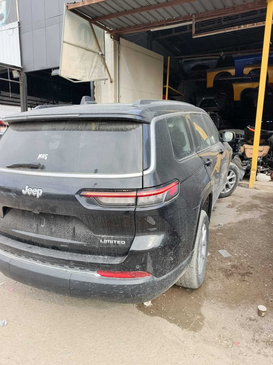 جيب گراند شيروكي لمتد 2024 /7 راكب ماشيه 2000 اخت الزيرو بدون غسل ع واقع الحال جديده لوك بدون حادث رقم بغداد  للاستفسار ***********
