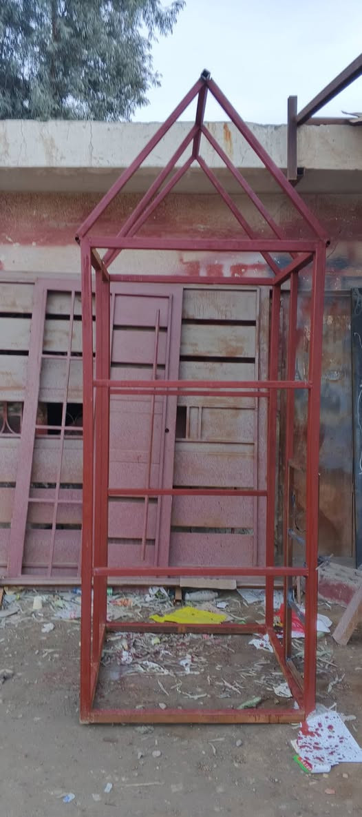 سلام عليكم جميعا قفص بلابل للبيع سعر 75الف بي مجال هاذ رقمي ***********
