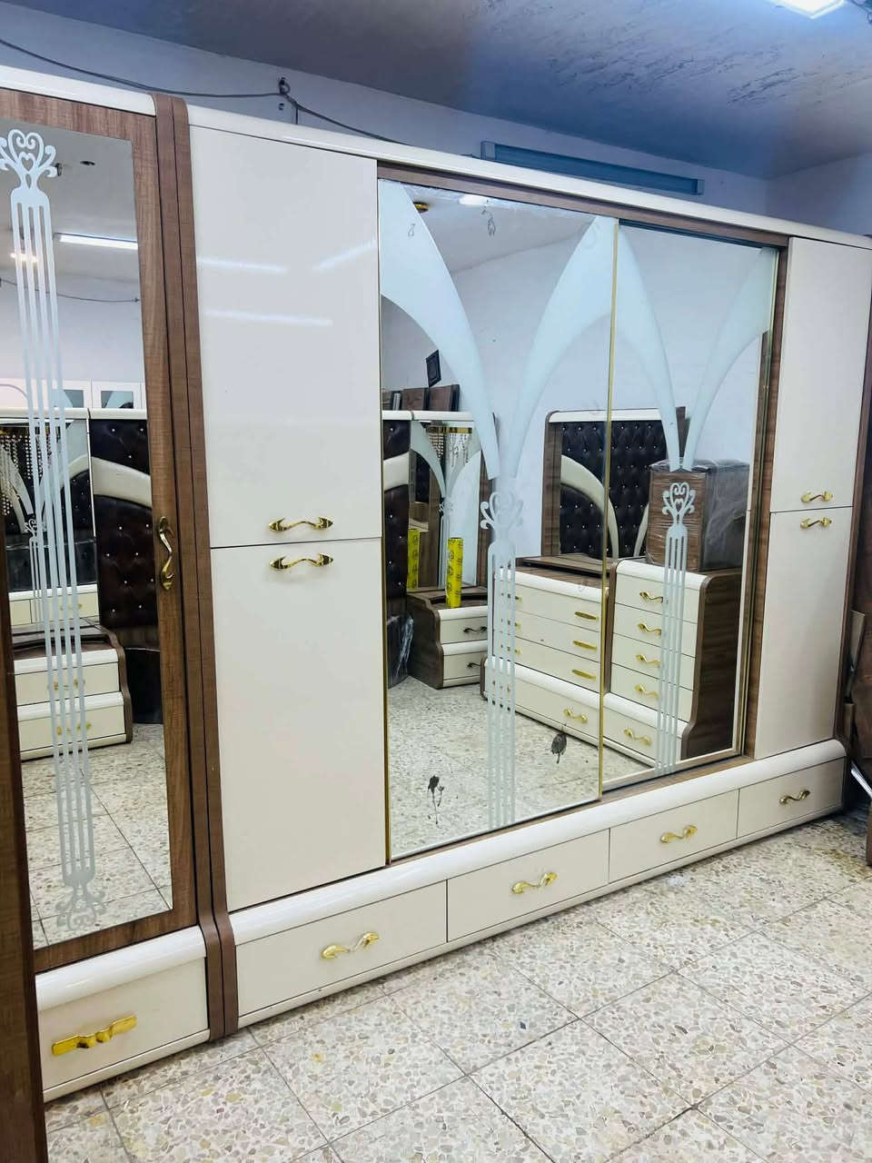 غرفة تركي  اصلي بلوك 11 قطعة فول نظافه واصل شد او نقل


**إذا كنت صاحب هذا الإعلان وتريد حذفه لأي سبب، رجاءا أرسل رسالة إلى الدعم الفني**