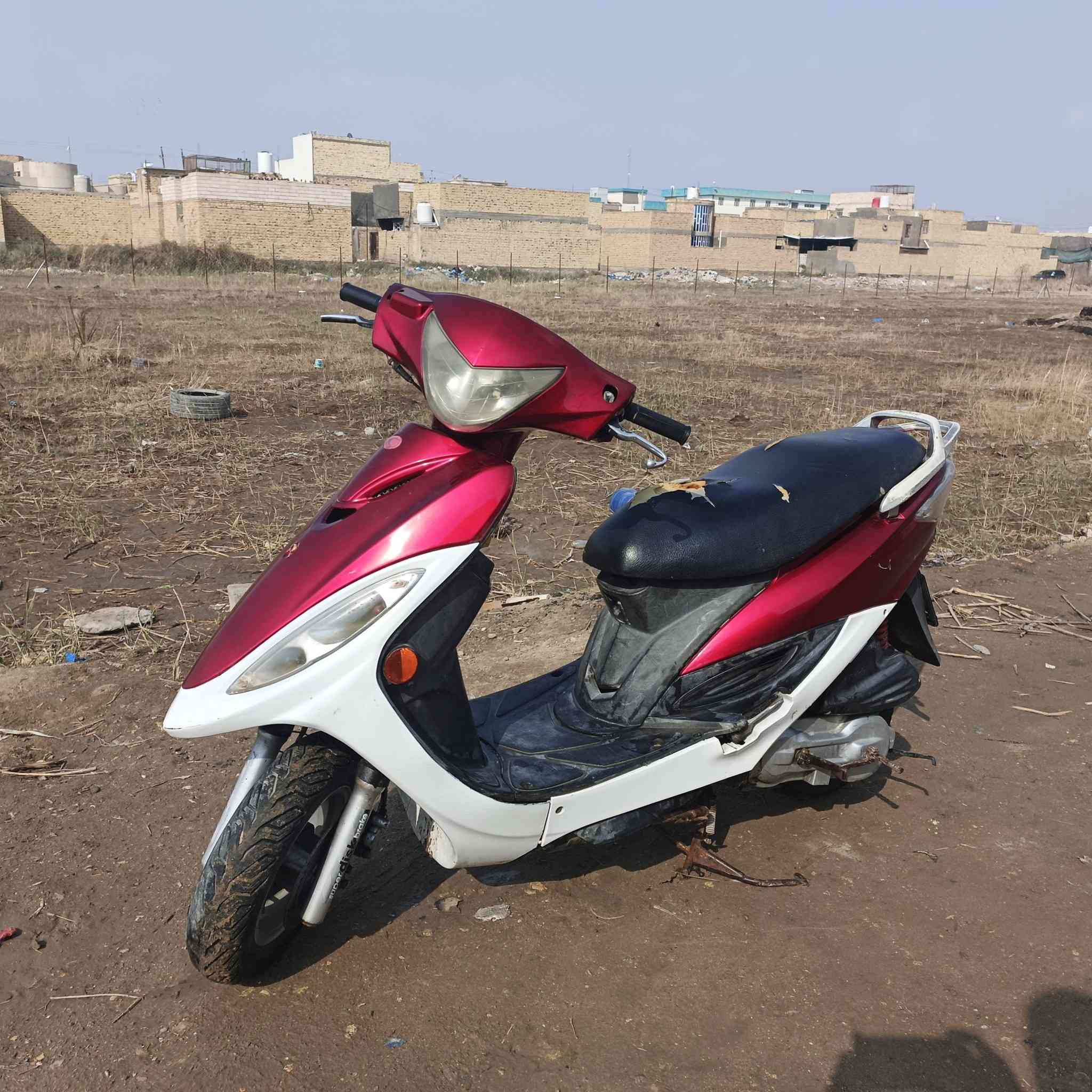 السلام عليكم جي فور شغاله نكرا سلف بس درناله دهن زايد وكامت الجبنه كله شغاله هورن اشاير لايت المكان ناصرية شارع السفينه الاستفسار علا هاذا الرقم *********** السعر خاص
