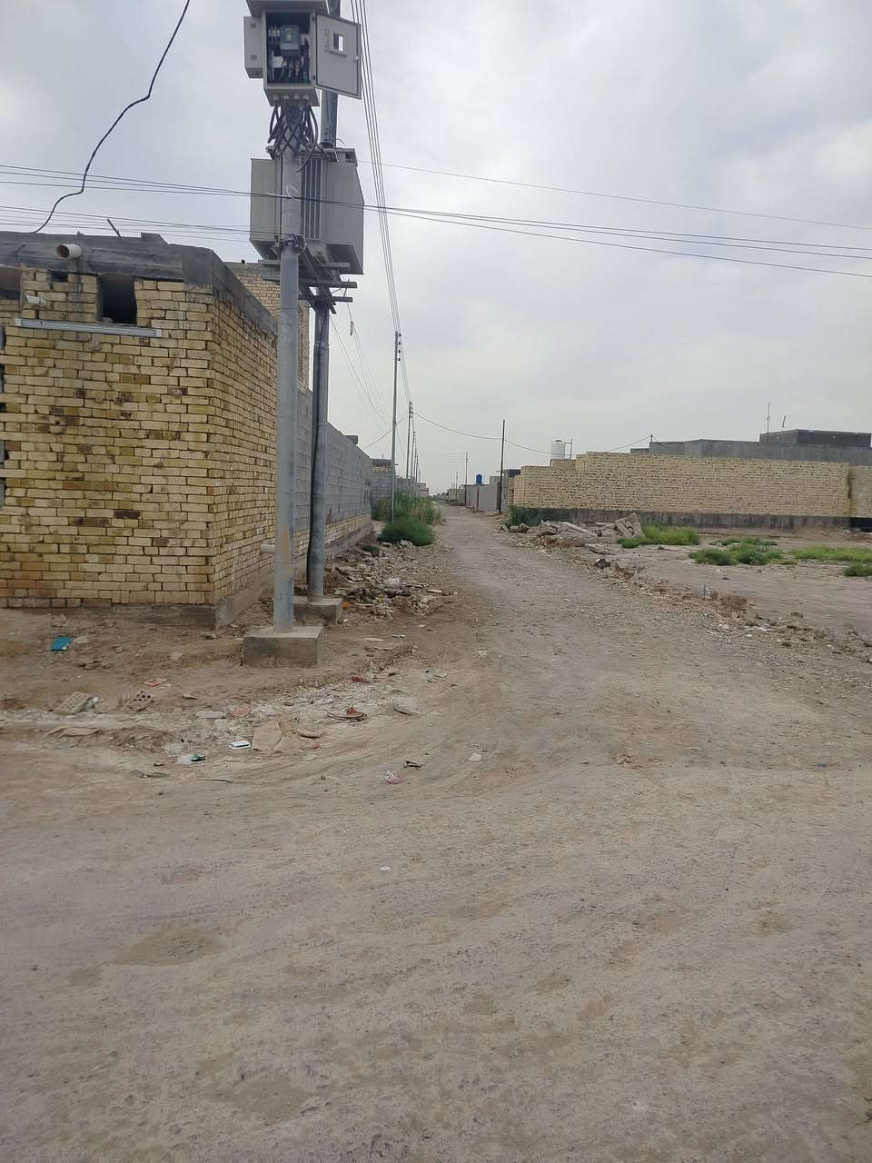 للبيع قطعه اسهم في حي المهندسين 240متر ترهم نص اوكله ***********

