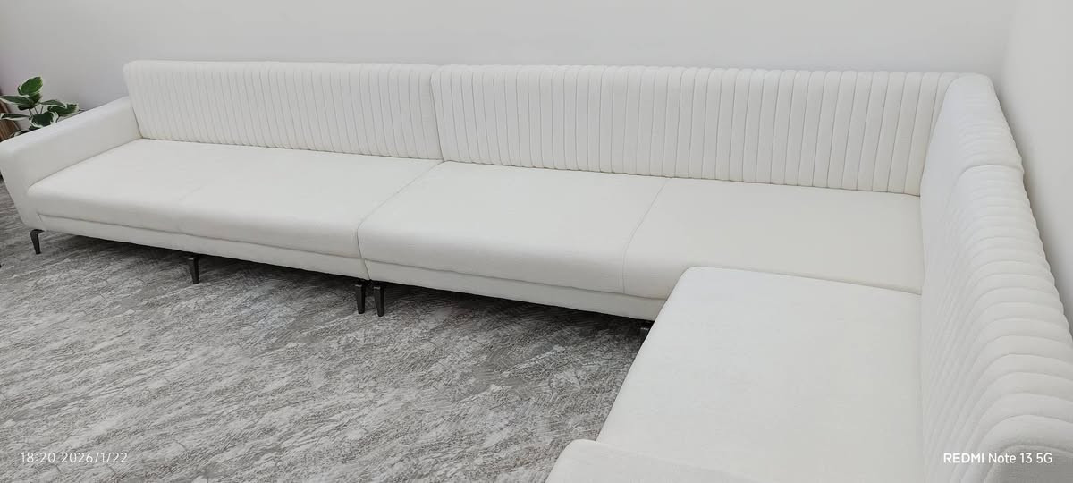 ديوان حسب الطلب لصديق خليل ابراهيم
الهيكل كامل بلاويد ١٨ ملم
الخشب روسي انج كامل 
الاسفنج باندا ١٠ سم 
القماش تركي 
للاستفسار / ***********
