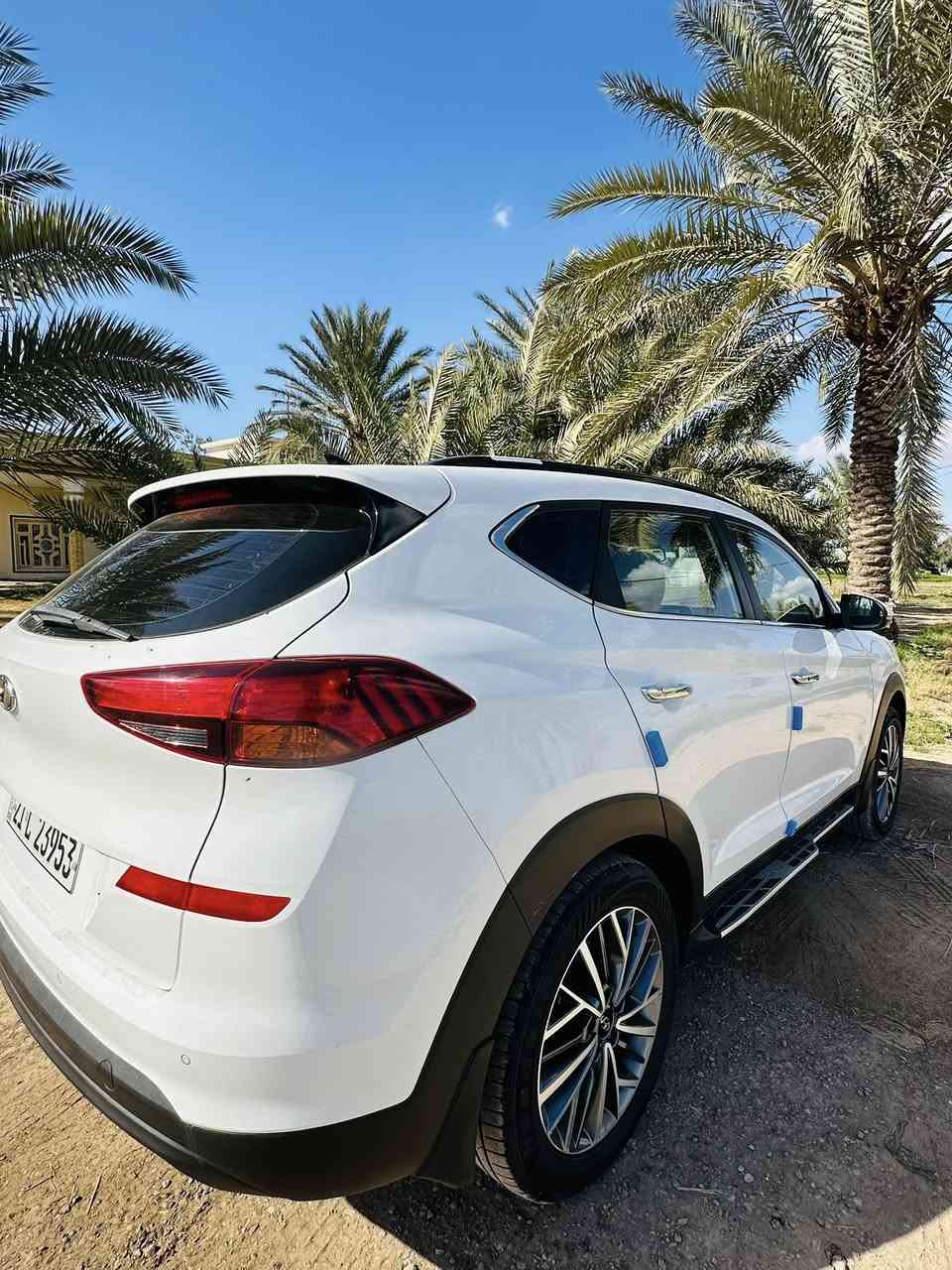 السلام عليكم
للبيع توسان ٢٠٢٠ بنوراما فول مواصفات خليجي 
بصمه تشغيل بصمة تقفيل أبواب 
مري شفط 
كشن كهربائي 
تنته فتح 
تخم تاير 
مكينه ٢٠٠٠
كفاله عامه 
رقم سليمانيه بأسمي تحويل ثاني يوم 
سعر ٢٢٥ بي مجال 
عنوان بغداد اللطيفيه قرب سريع دولي جسر سابع 
  
***********
