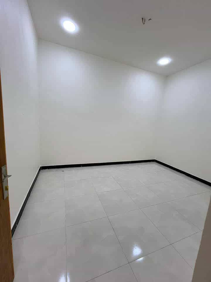 السلام عليكم صباغ واسحب معجون واسحب ستن واصبغ واجهيات شغل درجه اولى عنوان البصره***********
