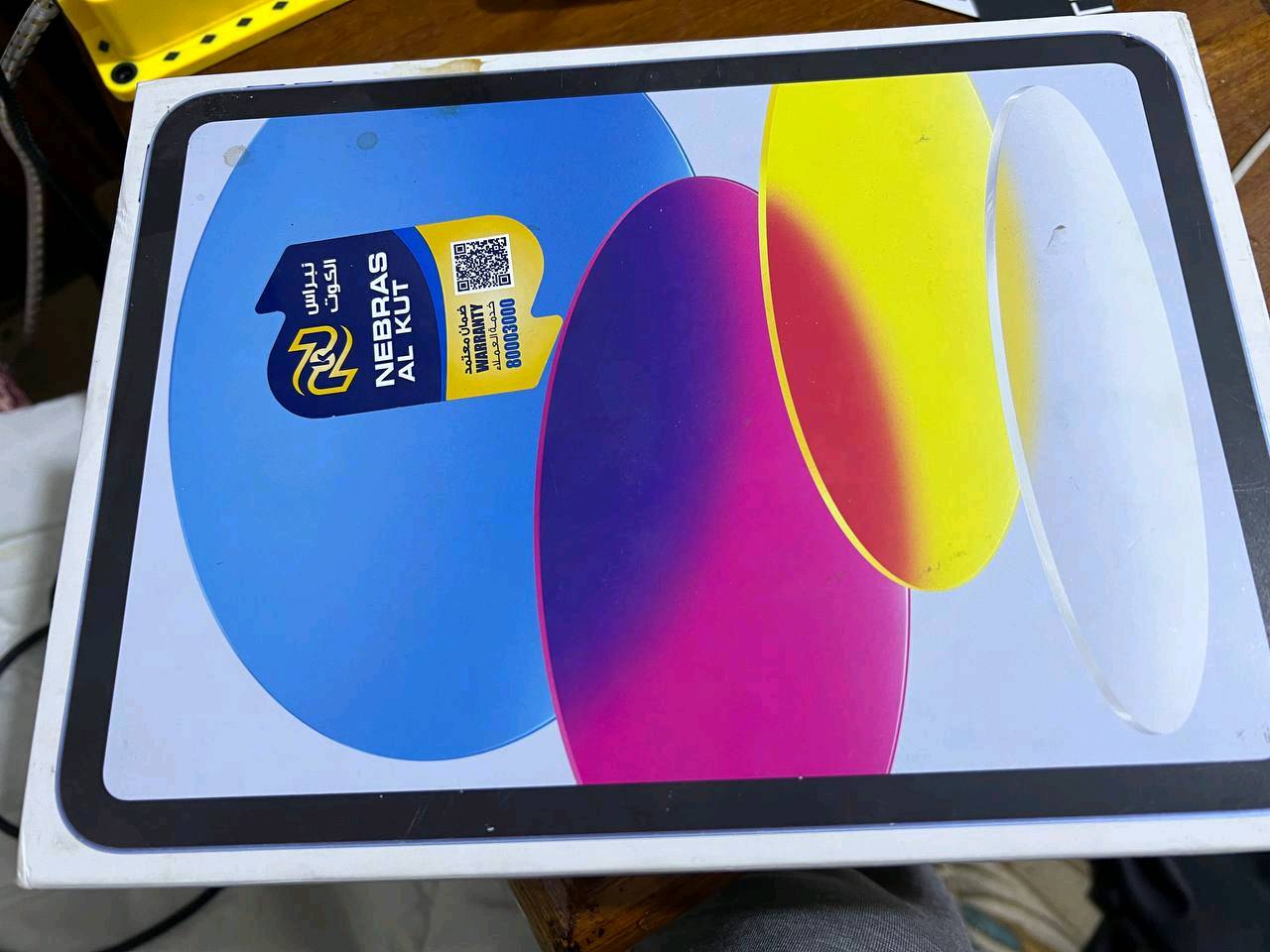 iPad جديد بأناقة اللون الأزرق، نظيف وخالي من الأضرار، تخزين 64GB مع مساحة مستخدمة قليلاً. جاهز للاستخدام الفوري ويعمل بشكل مثالي. فرصة ممتازة للي يبحث عن جهاز موثوق وأسعاره معقولة.