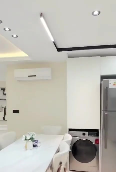 🏡شقة غرفتین و صالةمؤثثVIP للاجار الدائم 🏡
/أربيل/شارع100/المربع الذهبي/إمباير بيرل/
للتواصل واتس***********
