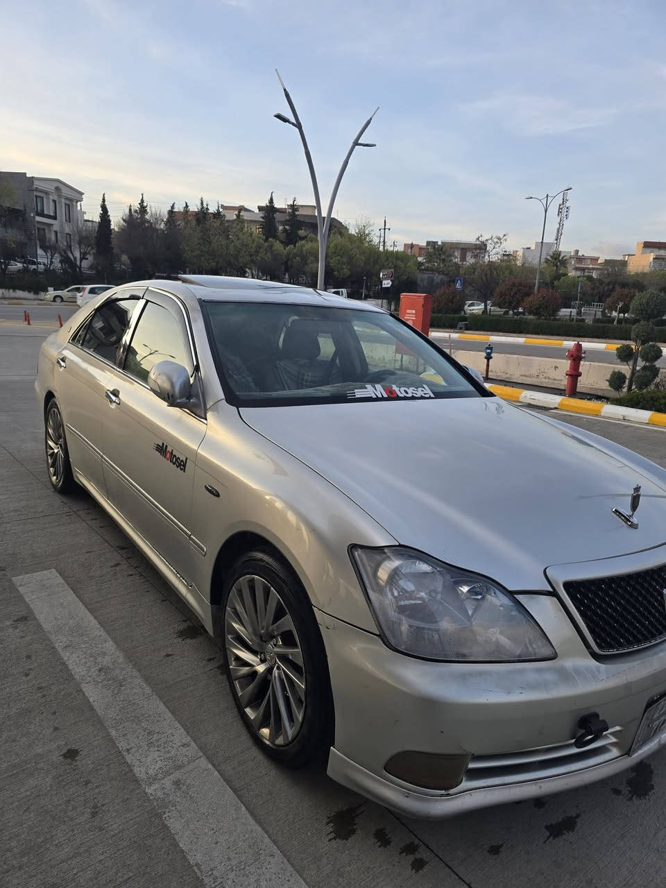 شاهینەی+سپۆڕت+مووس
180بچووک بە بچووک کەم بانزین خۆر
سڵاید +ئاوێنە ئیشارەت 
دەعم و لێدراو و کەڤەر گۆڕاو و شانسی بەشەرت
کۆدی ئاسایشی هەیە
سلڤەری ناو ڕەشی ساج سوور
کۆتای 58گەڵا
***********
***********
