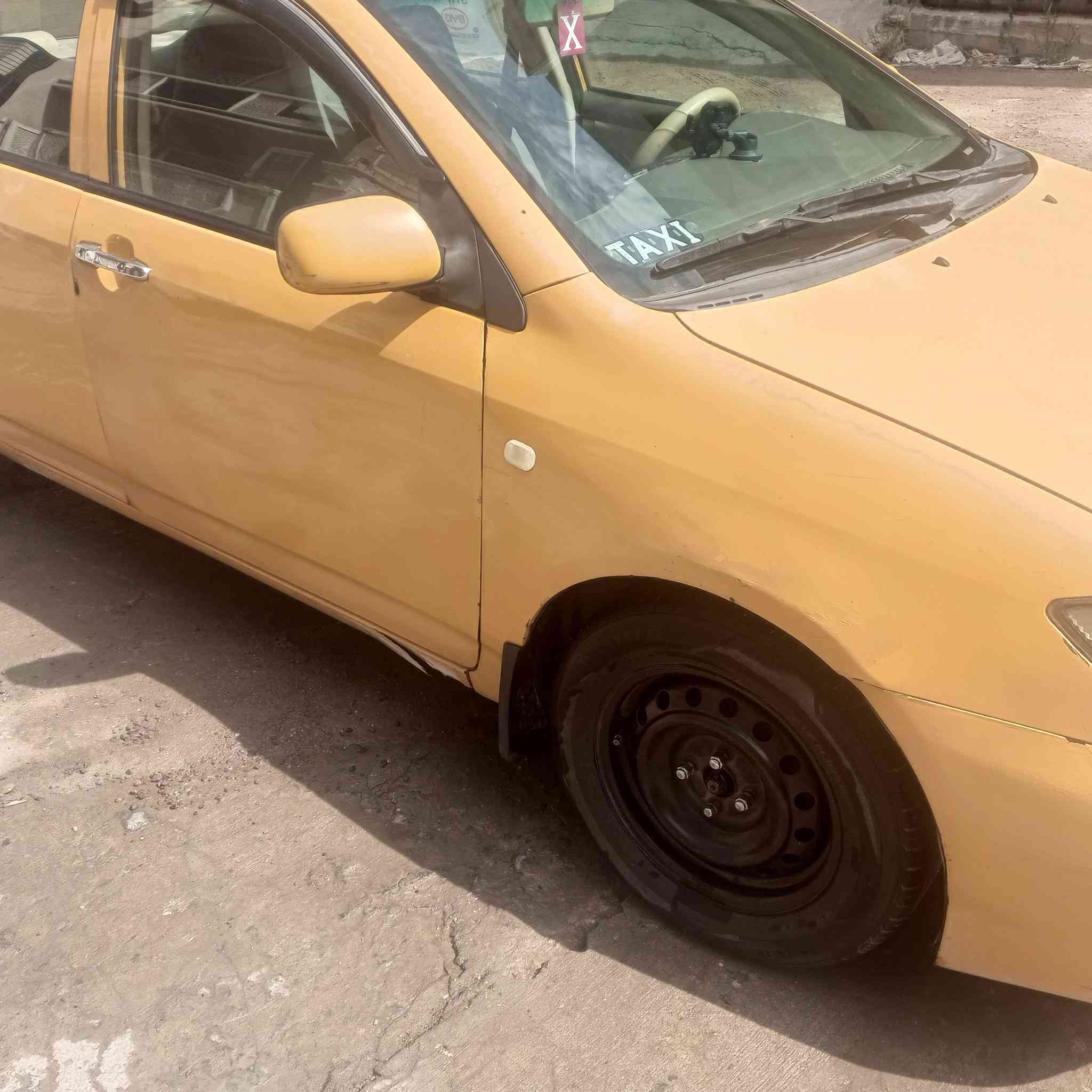 السلام عليكم عندي بي واي دي إف 3للبيع كير أوتوماتيك محرك كير لانسر ياباني موديل 12 السعر 42 ورقة اوبيها مجال بسيط رقم الهاتف ***********
