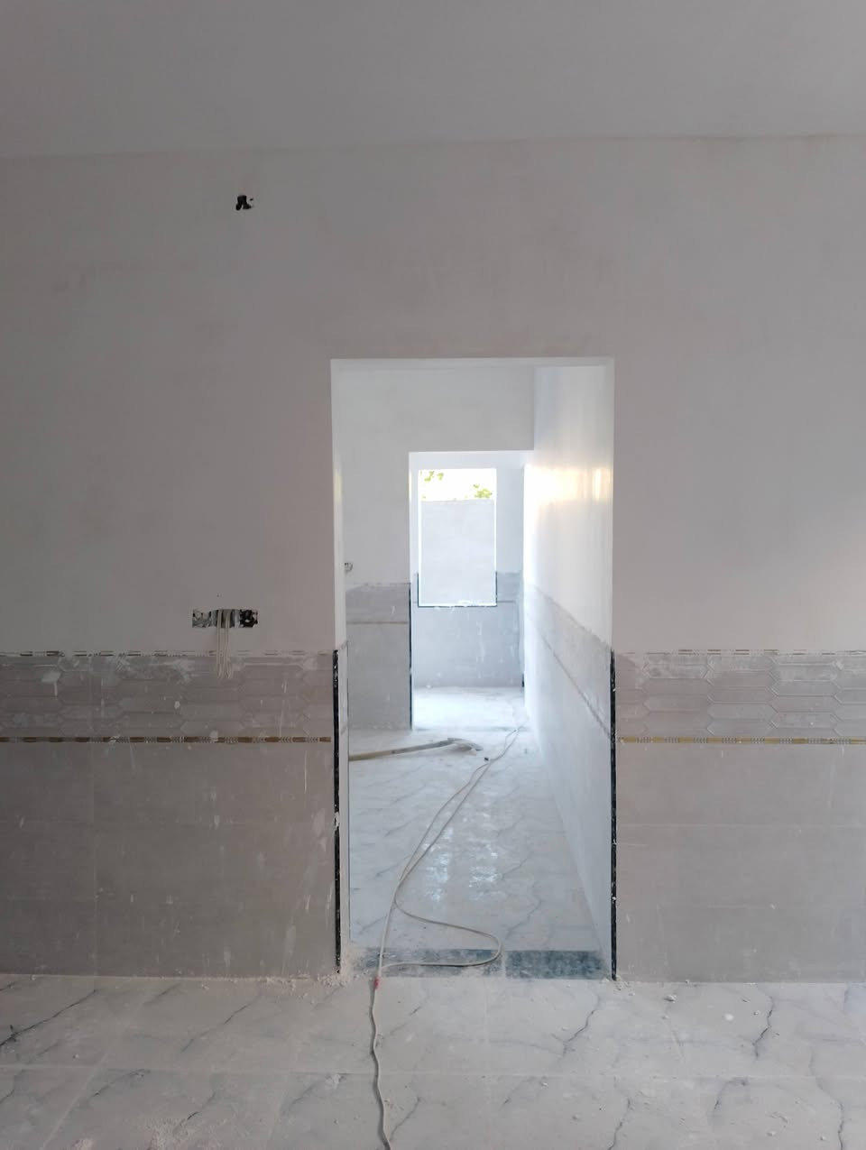 سلام عليكم كادر احمد المعماري لباخ جص من الموصل شتقلت عدت مكانات #بكياره شقل سريع ونضيف ومسطره على خيط وهاذه رقمي للتواصل على الخاص ***********////***********
