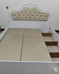 تخت تركي • قابل تفاوض • حي المعلمين