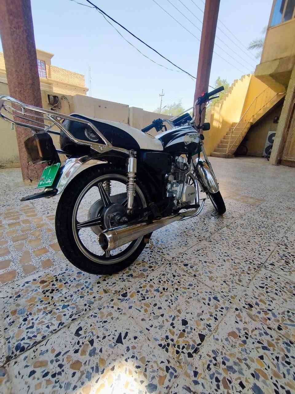 سلام عليكم
دراجه سيفان للبيع 
مكينه ما مفتوحه مكفوله من التنقيص و الاتبخير كهربائيات شغاله سلف و هندر 
تايرات جدد اوراق كاملة 
السعر 375وبيها مجال 
بعقوبة حي المعلمين 
***********
