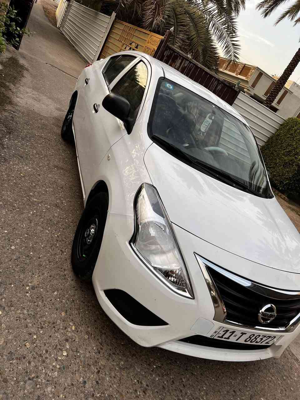 سني هندي 2018 كير ومحرك كفاله بيها بالجاملغ لخلفي صبغ ع كد شبر وسونار موجود، سعرها 100 وبيها مجال بسيط 
(***********) "بغداد-التاجي“
