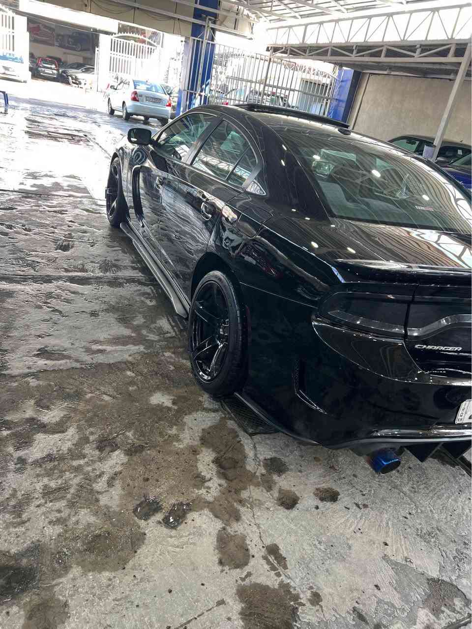 سلامً عليكم چارجر موديل (٢٠١٧) وارد أمريكي كلين تايتل فول مواصفات ١/١  صار بيه حادث بالعراق جاملغ خلفي ايمن السياره مغلفه PPf رقم أربيل ضمان وكاله أو تحويل مكان السياره بغداد للاستفسار (***********) Colombo, Sri Lanka
