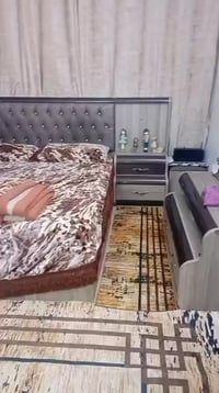 غرفه للبيع المكان حي اور الغرفه مابيها اي ضرر نضيفه كلش ب٩٠٠ وبيها مجا...