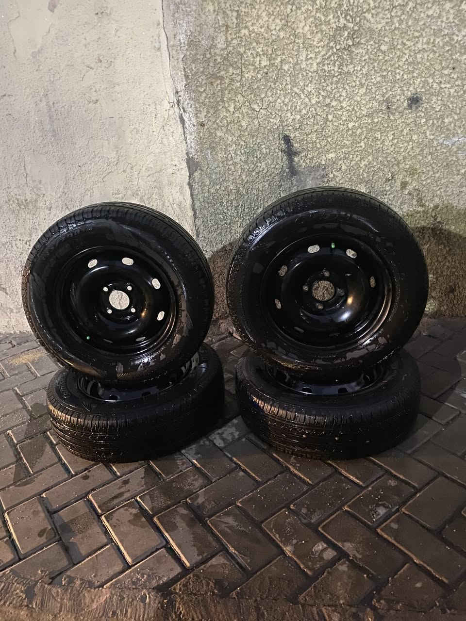 سلام عليكم 

تخم تاير ويل للبيع 

ويلاه بلاديات مامصبوغات اسود طافي 

حجم 185/70/14

جديد ماشي اقل السبوع

مكاني بغداد مدينه الصدر 

الاستفسار ☎️***********☎️
