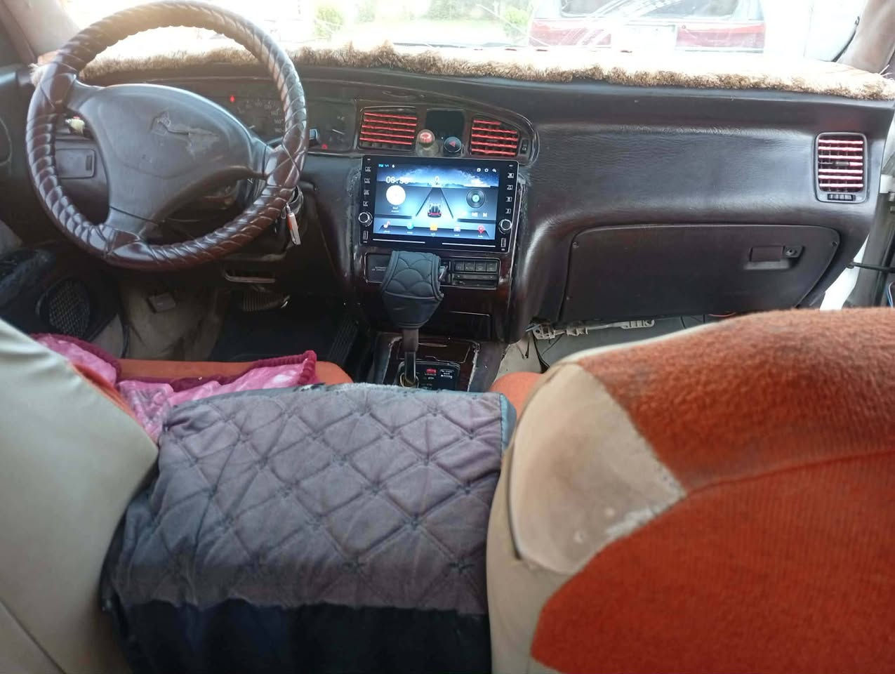 السلام عليكم بطة مسجلة رقم كركوك رقم جديد سنوية ال30 شرط التحويل كير محرك2500 شرط كهربائيات كلها شغالة مكفولة من الگص مكان السيارة الشرقاط البيع نقد او مراوس بكية حمل السعر 40 
 رقم الهاتف ***********
