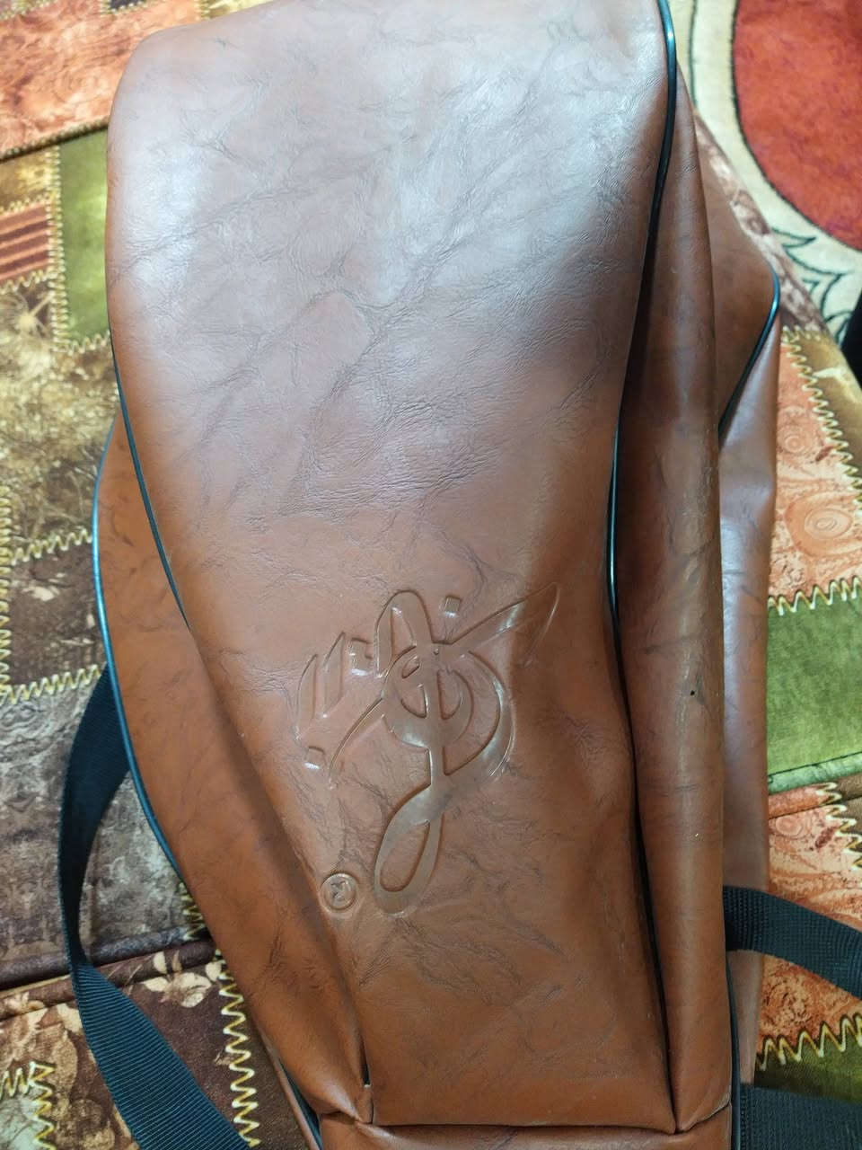 السلام عليكم شباب
عود زرياب سوري للبيع التفاصيل كاملة بالصور 
السعر 110 مع حقيبة هدية 
اخوان سعر الزرياب معروف 150بدون جنطة لان يرادله وكت عارضه للبيع مع العلم صوته جميل رخم 
بغداد العامرية ***********
