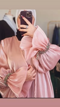 عبايات اماراتية • جودة ممتازة • انستا shaghf_25