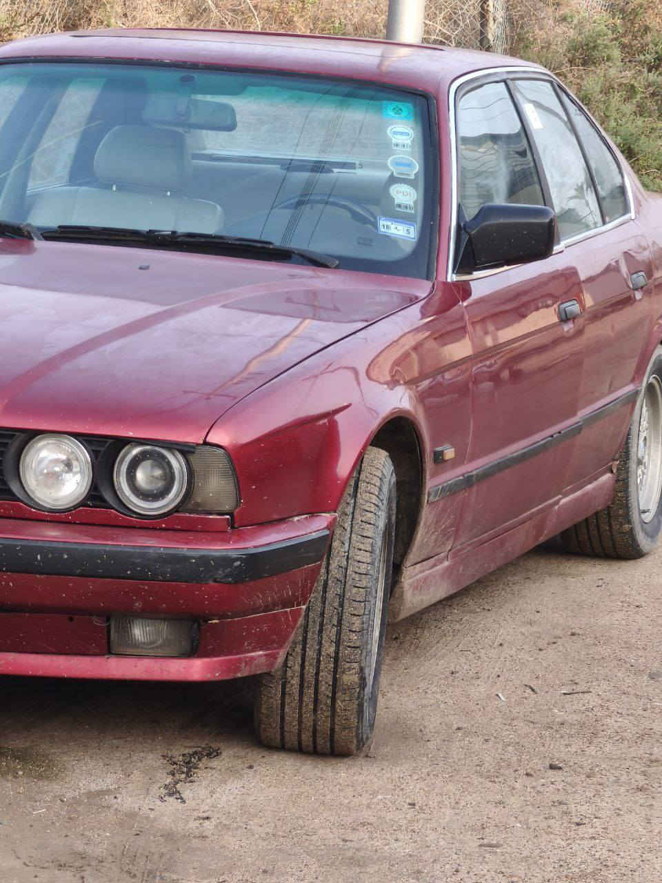 للبيع BMW
525
محرك مسكر. تك فانوص
 سياره نضيفه 
حداديه تايرات جدد 
 كلشي علبلاد 
بس صبغ جماليه 
سياره نشطه وحلوه مال سفر 

مكان بصره شط العرب 
سعر 63 وبيه مجال 
ترهم مراوس بلون رصاصي 
رقمي ***********
