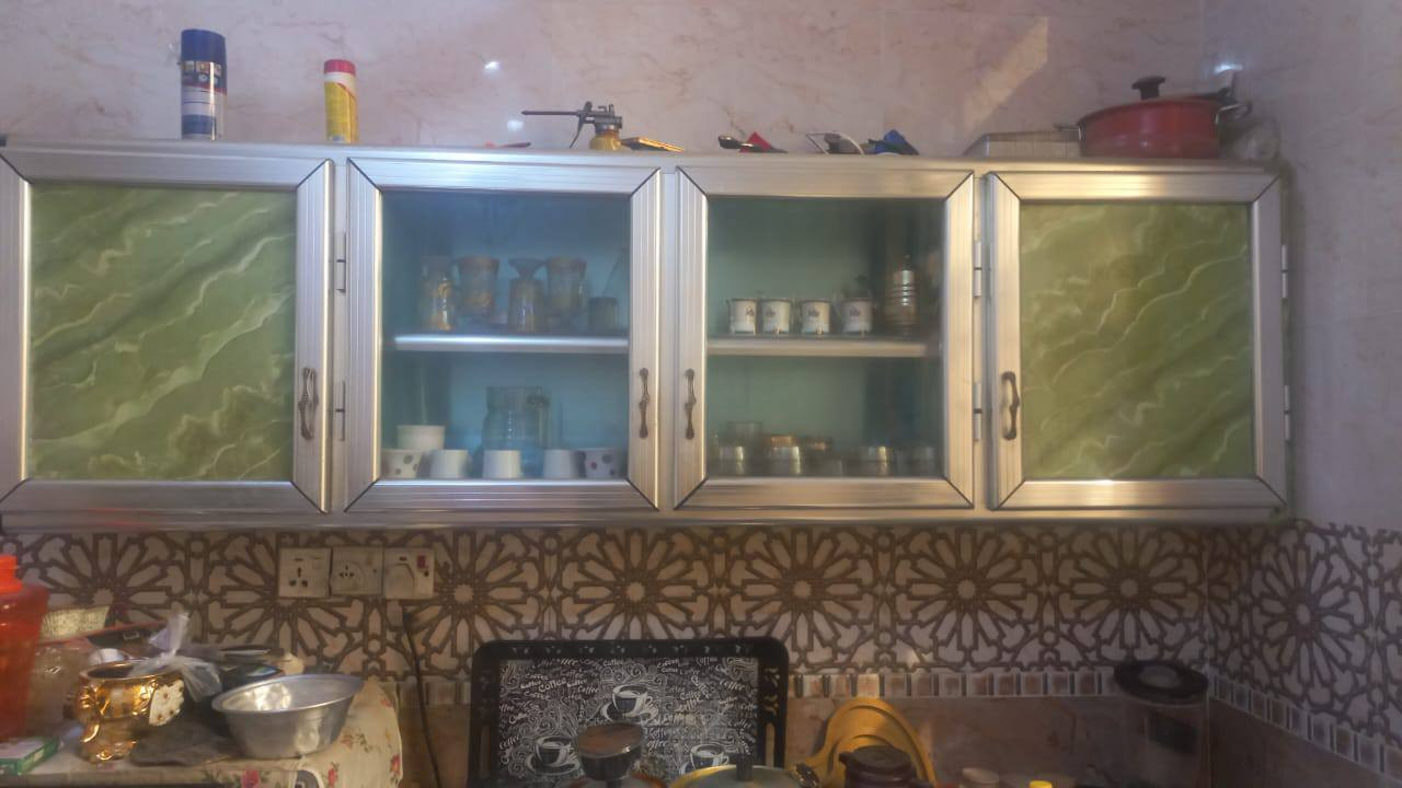 كاونتر مترين وسنك متر ونص نضيف
مكاني بصره مهندسين 
الاتصال ***********
