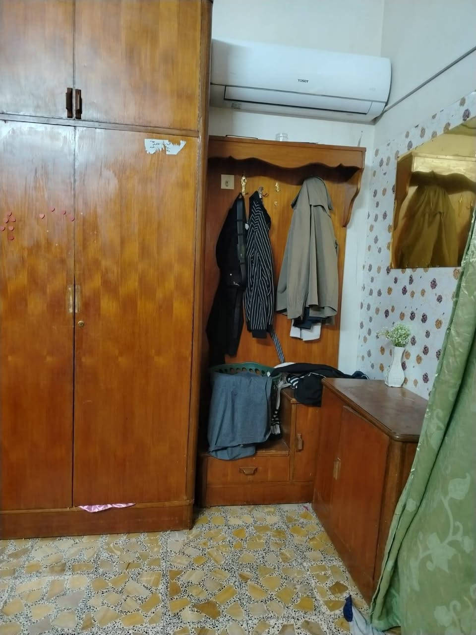 غرفه نوم صاج وجهين سعر 500 الف وبيه مجال
***********
