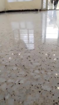 جلي موقعي جميع انواع الارضيات مرمر كرانيت والكاشي  عملنا في جميع مناطق...