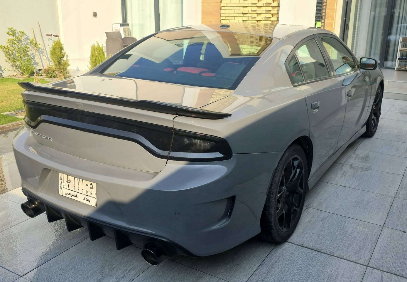 جارجر موديل ٢٠١٩ 
رقم بغداد 
مبدل دعامياتها للجمالية و مصبوغات
مواصفات sxt ستندر
محرك 6 سلندر 3500
ماشية 91000 كيلومتر
سلايد
بصمة
كامرة خلفية
حساسات خلفية
شاشة حجم وسط
جام اوتو كهرباء
مري كهرباء
ويل كب ٢٠
حساس مطر
داخل جلد
و باقي المواصفات الستند المعروفة
تايرات تخم جديد
صدر و ميزانية و بلنص كلة جديد
دسكات جديد

حادثها غرق
بيها بارد بباب السائق و الباب الخلف السائق
و بارد بخشم البنيد 
بيها صبغ بلجاملغ الخلفي فوك الايتات اثر شخوط
السعر ٢١٠٠٠$ و بيها مجال
الاتصال على صاحب السياره 
‭0790 134 6894‬
